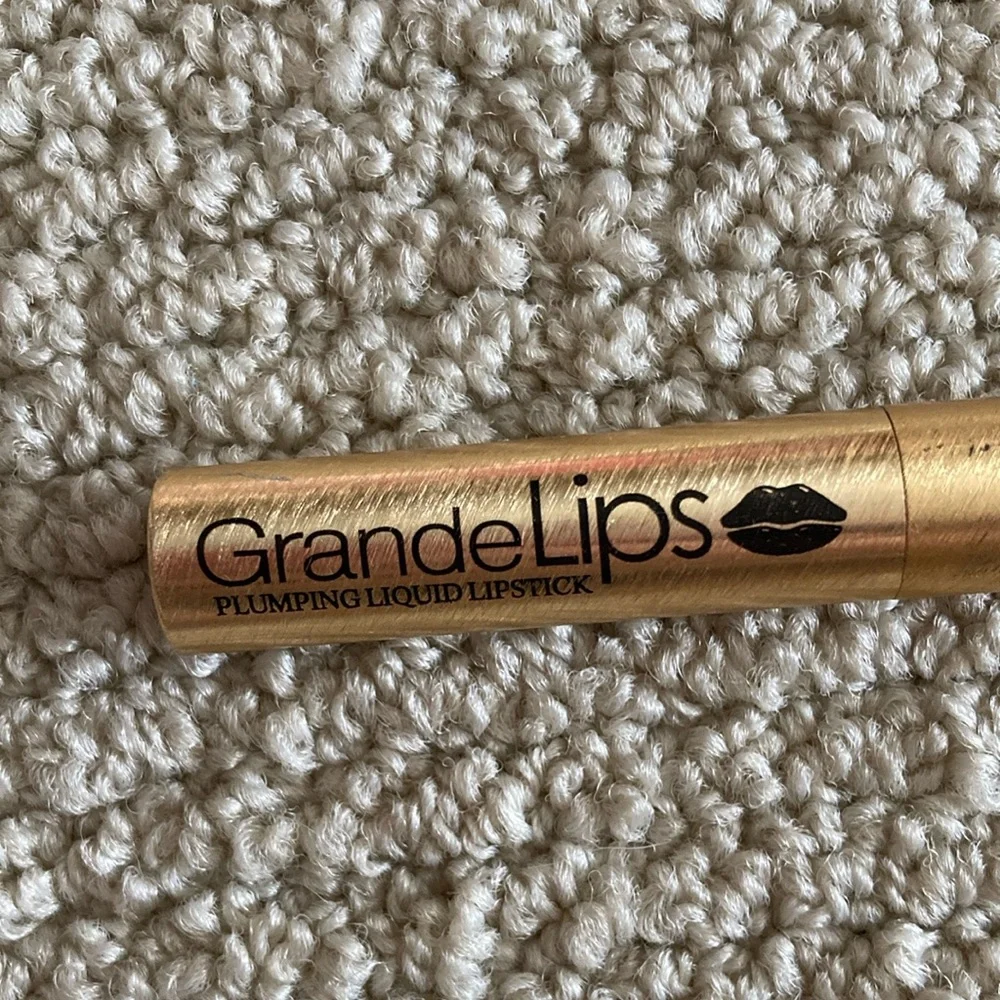 Grande Lips Plumping Liquid Lipstick Smoked Sherry Matte Finish Travel Size